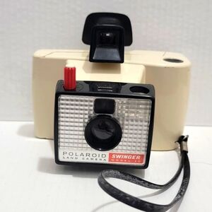 Polaroid Swinger Model 20 Land Camera - Black and White